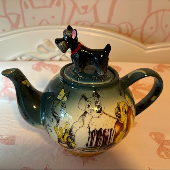 Rare Vintage Lady and the Tramp Tea Pot